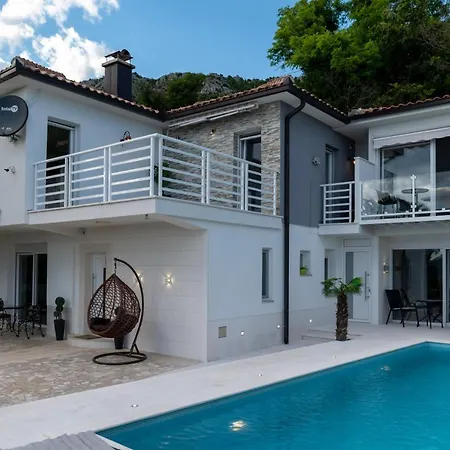 Nar Villa