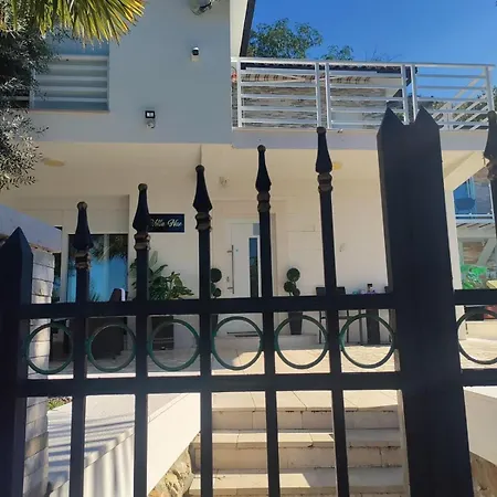 Villa Nar *
