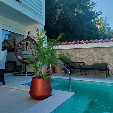 Nar Villa *