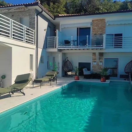 Villa Nar