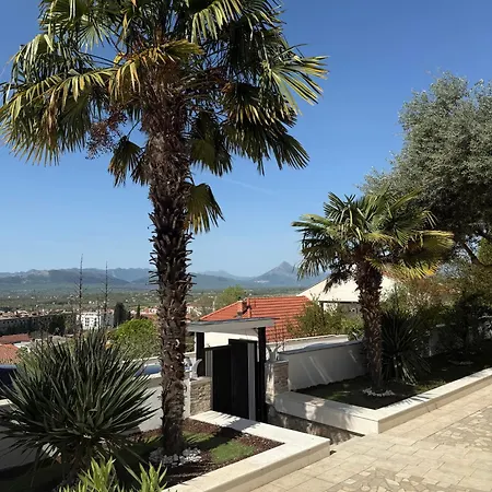 Nar Villa *