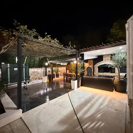 Villa Nar