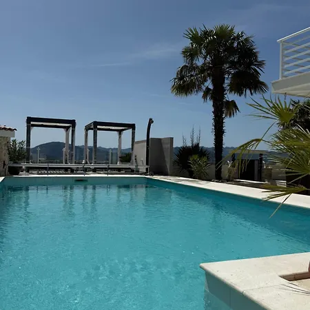 Villa Nar